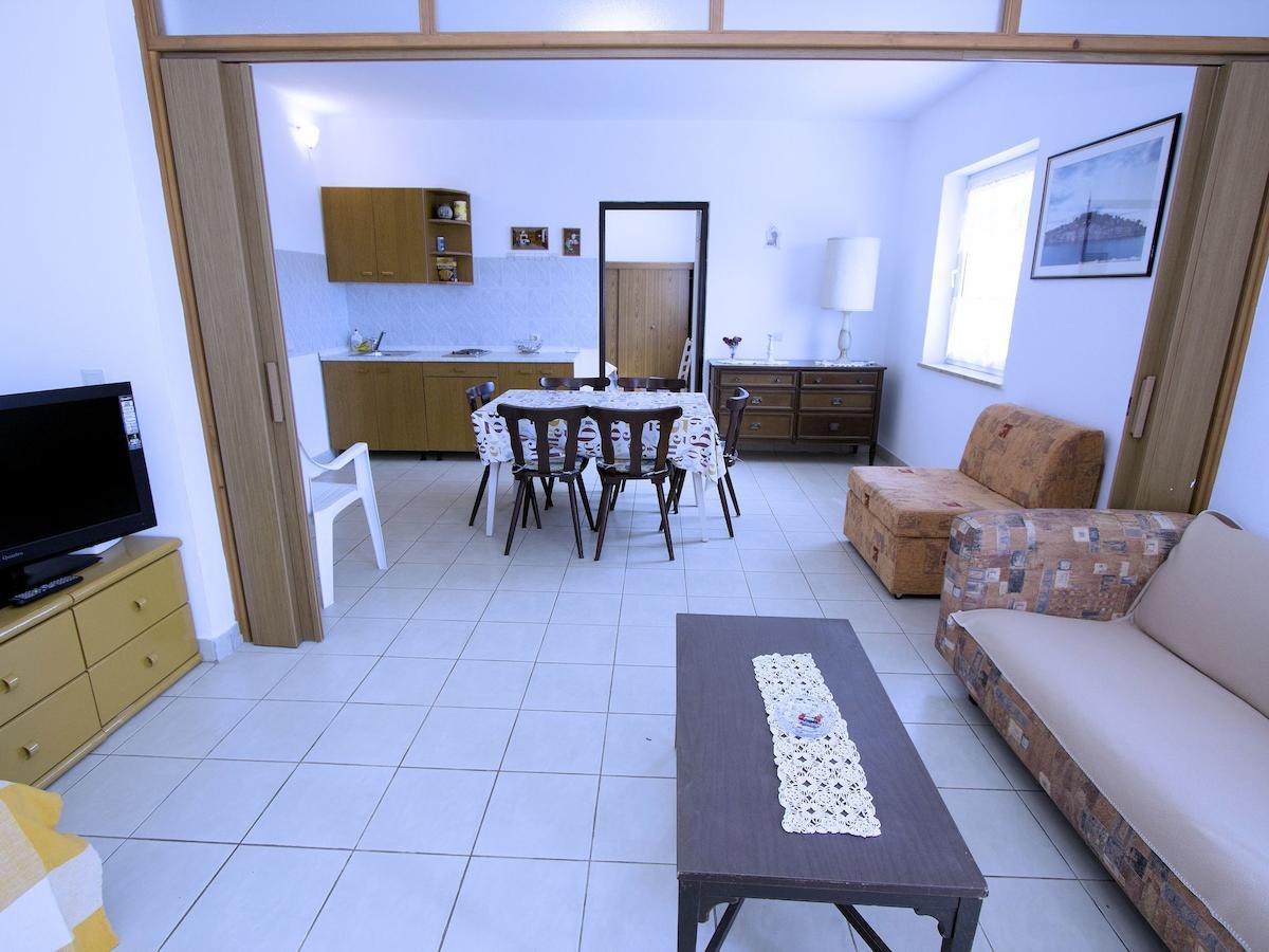 Apartments Tin โรวีน ห้อง รูปภาพ
